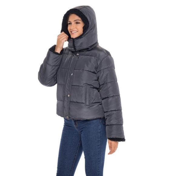 Sebby Collection Women's Puffer Jacket
Reversible Cozy Faux Fur Hood
Graphite - Picture 4 of 10